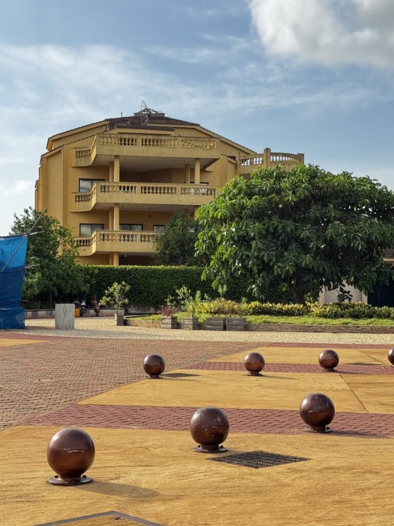 La place aux Encheres renovee a Ouidah, ancienne place Chacha ou les captifs etaient vendus